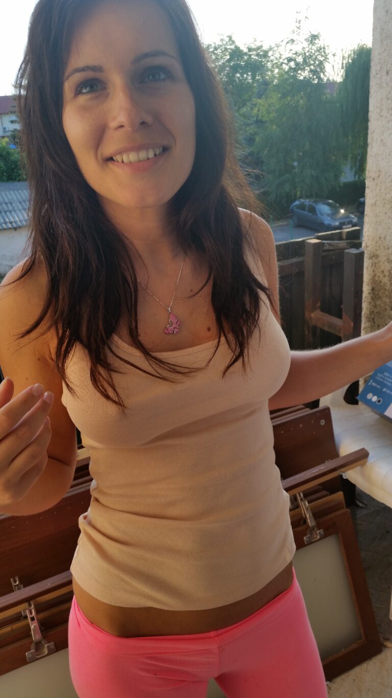 Foulard Oublié : Ma Baise Sauvage en Déplacement dans un Labo de Collège