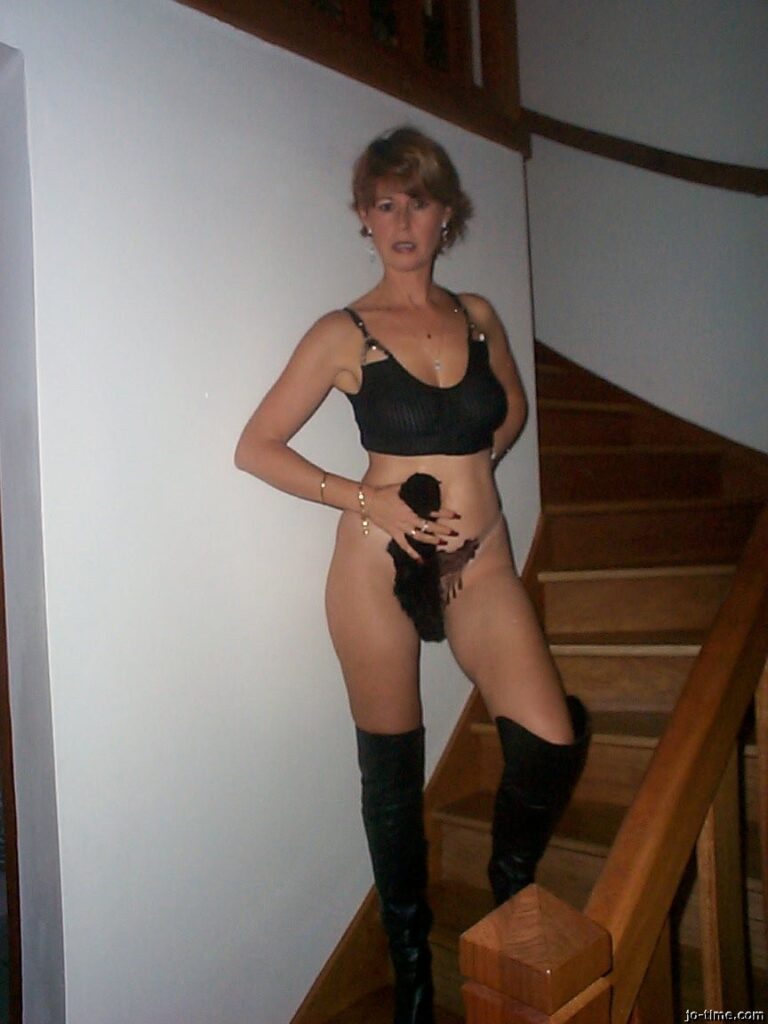 Rencontre Torride avec Diogène à Athènes : Mon Plaisir Anonyme en Voyage