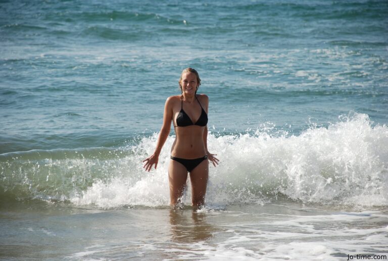 Anonyme à l’Hôtel : Rencontre Coquine et Plaisir Brut en Voyage