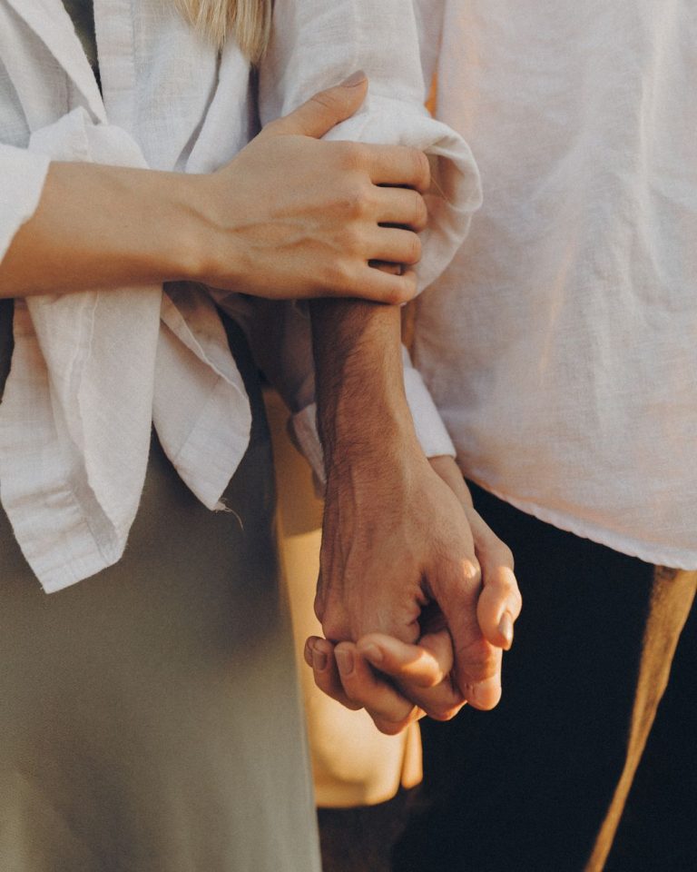 Couple enlacé